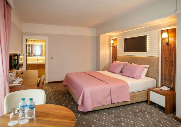 Jolnar Garden Hotel