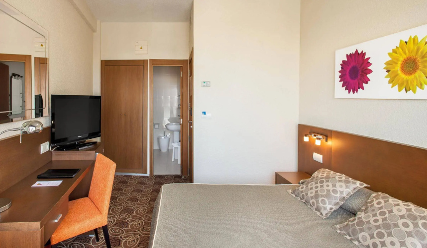Hotel RH Royal - Recommended for Adults