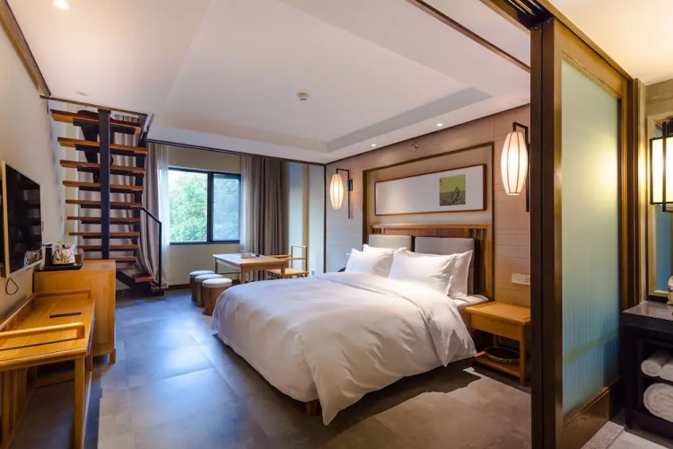 Admirable day Hotel