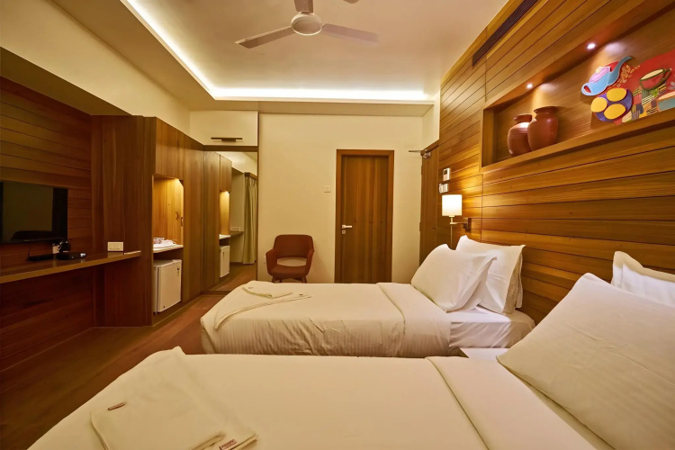 Hotel Atharv