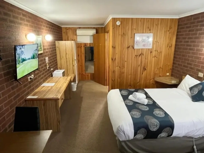 Standard Double room with balcony and with courtyard view