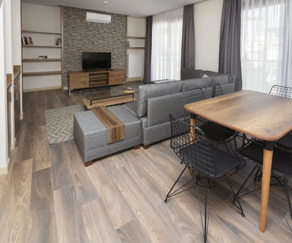 3 Bedrooms Grand Apartment with city view