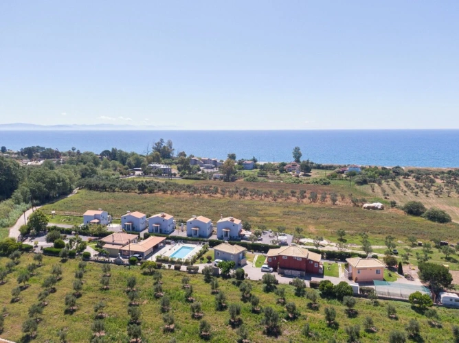 2 Bedrooms Villa with mountain view