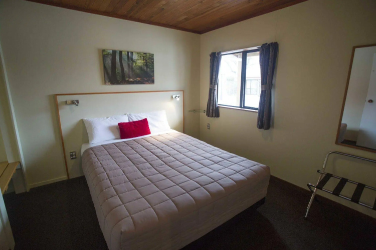 Pinewood Motels