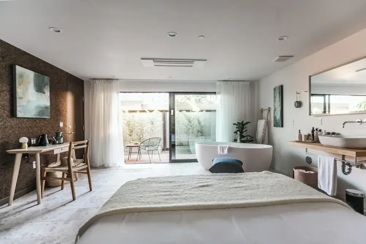 Standard Basement room