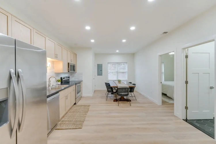 2 Bedrooms Apartment