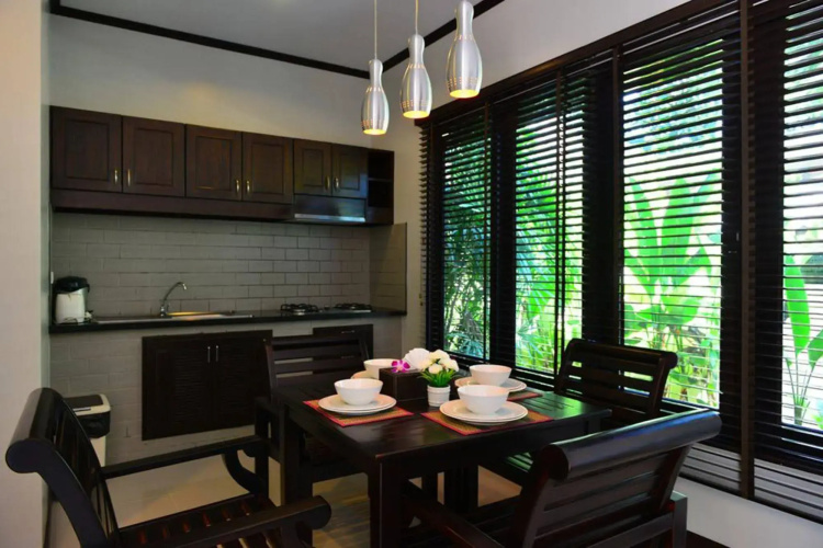Naiharn Garden Villa