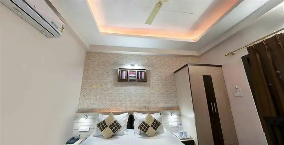 Hotel Om Sai Palace