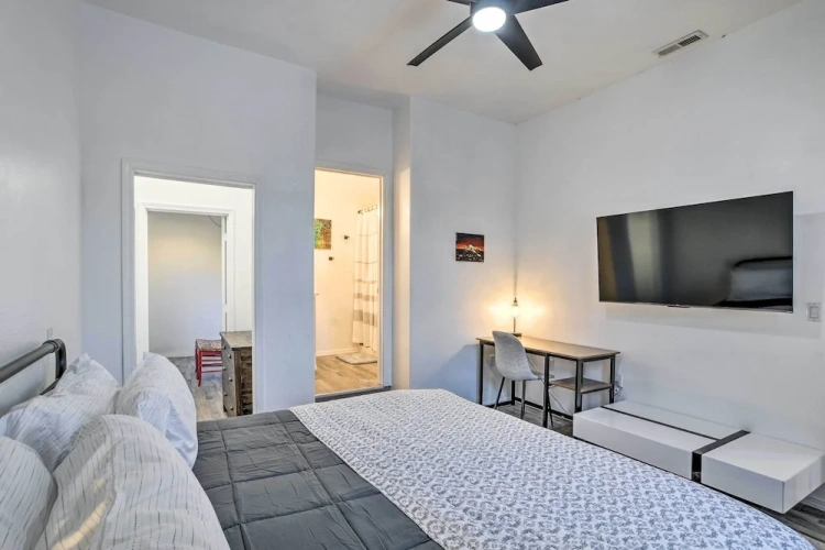 1 Bedroom Apartment
