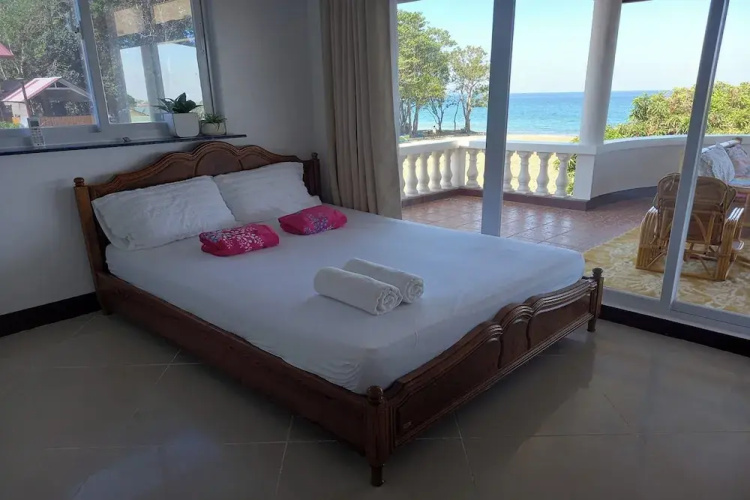 Seven Waves Beachfront