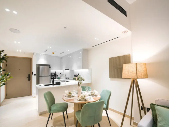 Easygo- Stylish 1bdr Binghatti Corner