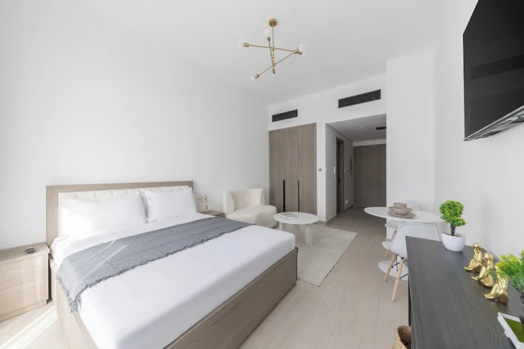 Shining studio in Laya Heights