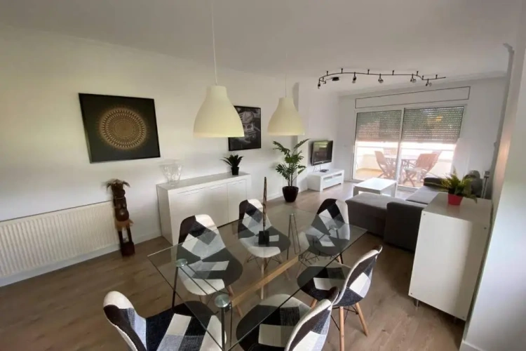 2 Bedrooms Apartment