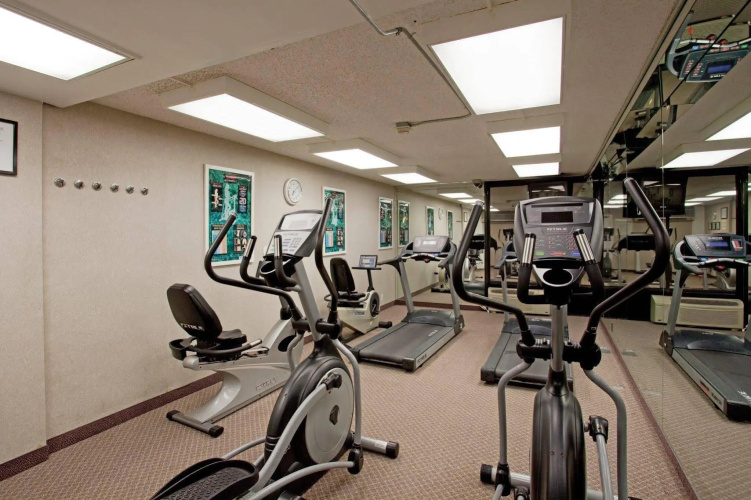 Holiday Inn Burbank-Media Center photo 22