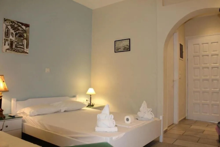 Sea View Apartments & Studios