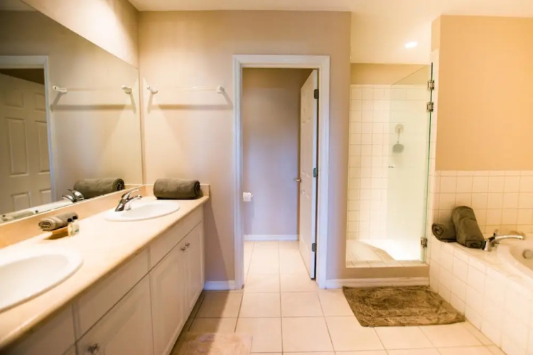 3rd-floor 2-bedroom Condo With Ocean View