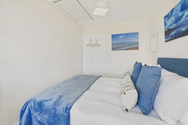 Host Stay Chirnells