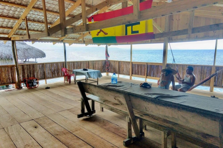 San Blas Private Oceanfront Cabin