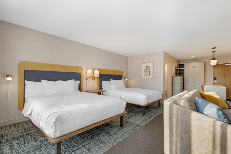 Quadruple Suite