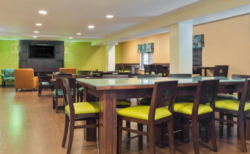 Holiday Inn Express San Diego Seaworl-Beach Area (Ex-Comfort Inn) photo 22