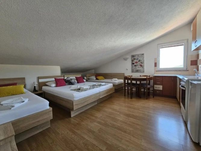 Classic Quadruple room