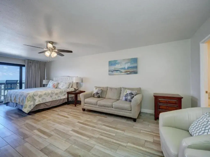 Island House Condominiums