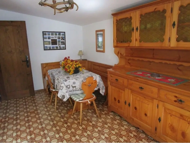2 Bedrooms Classic Apartment