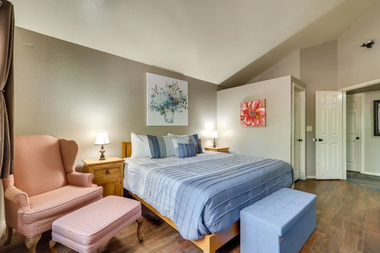 3 Bedrooms Apartment