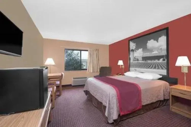LePier Lodge
