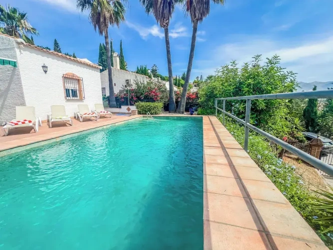 3 Bedrooms Villa