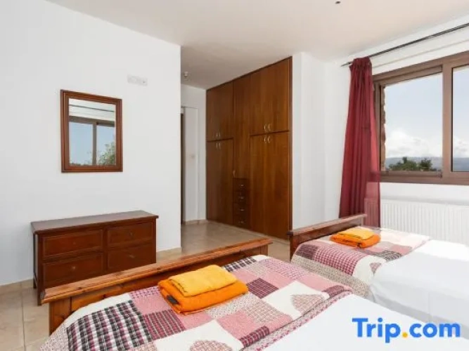 3 Bedrooms Villa