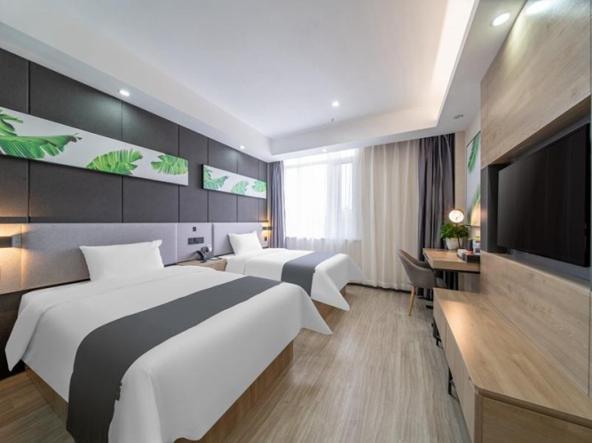 Standard Triple room