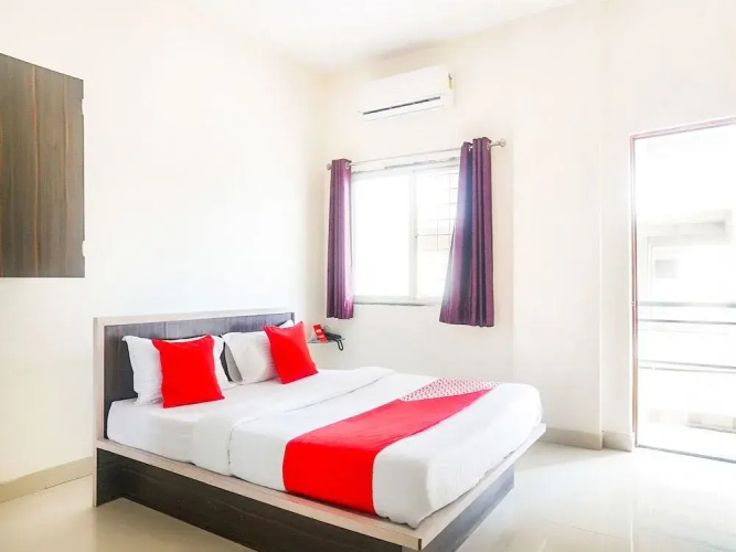 OYO 14747 Hotel Prathik
