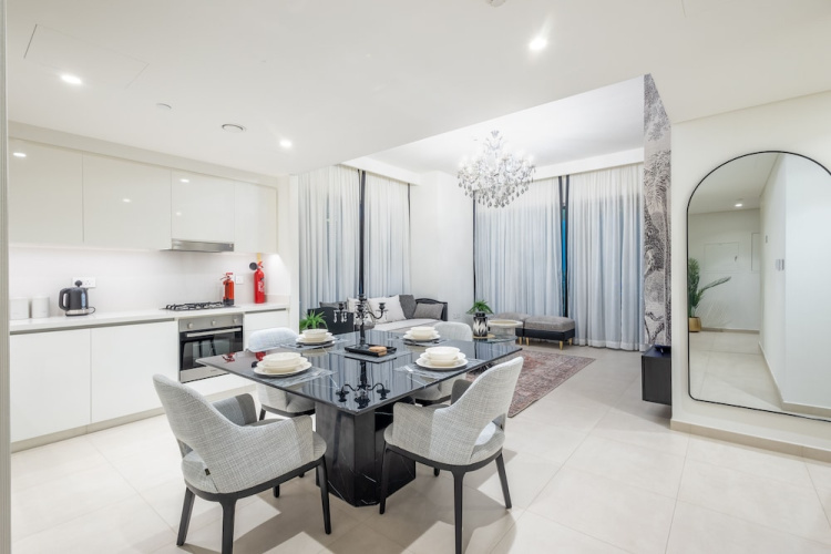 SuperHost - Downtown Delight 2BR Apt Opposite Burj Khalifa