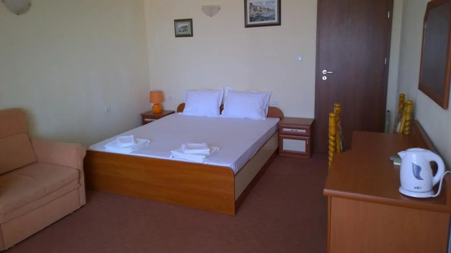 Elinor Guest House