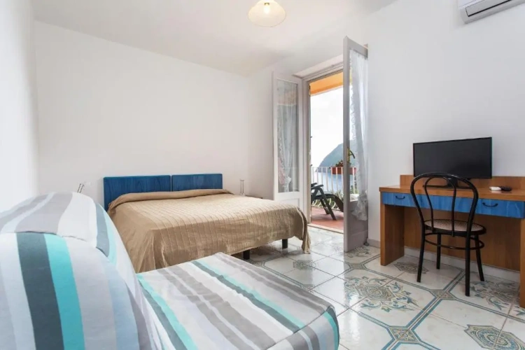 2 Bedrooms Cottage