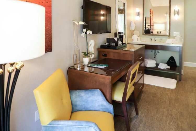 Almond Tree Inn Hotel - Adults Only