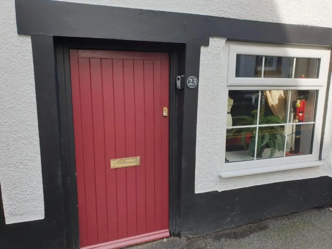 2 Bedrooms Cottage