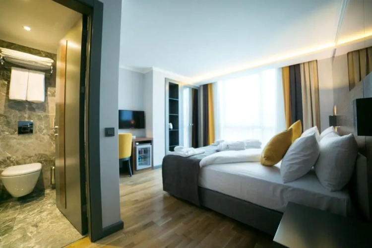Standard Double room with view