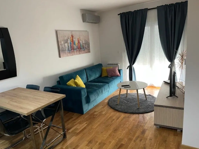 2 Bedrooms Apartment