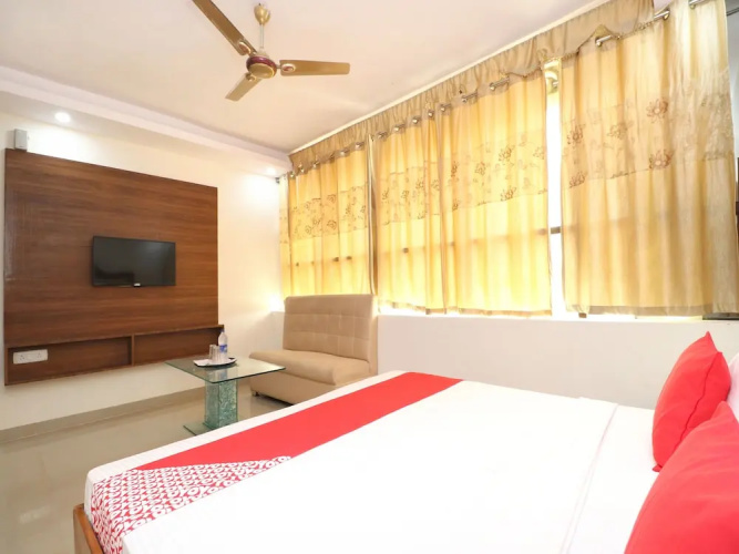 OYO 16462 Hotel Fb