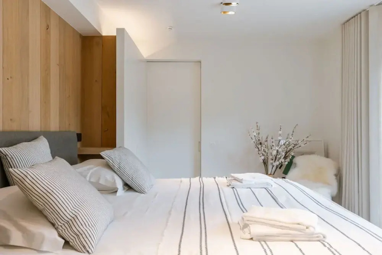 Charming Chic Stay With Garden Views Parking