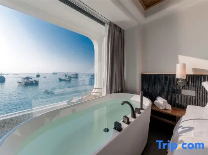 Standard Twin room with balcony and with sea view