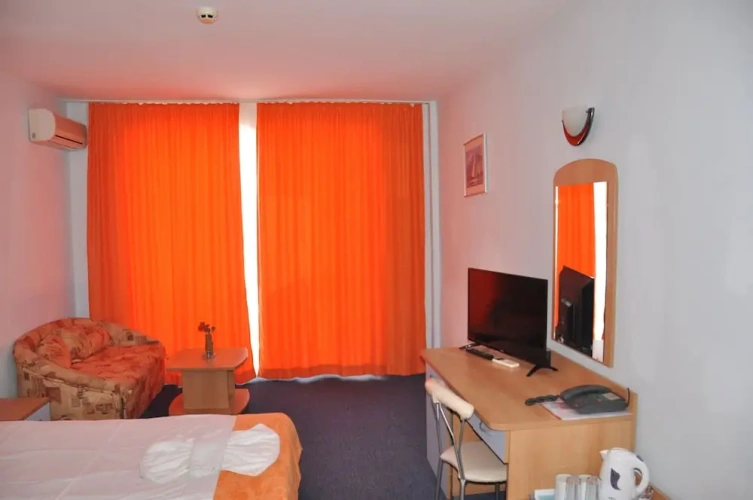 Standard Twin room with balcony