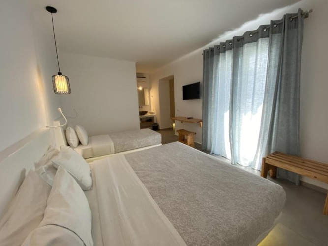 Deluxe Quadruple room