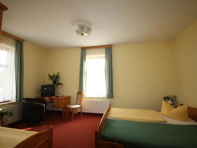 Standard Triple room
