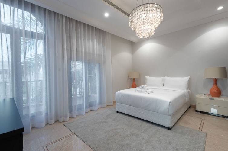 4 Bedrooms Twin Villa