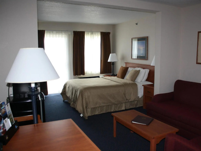 Best Western Lakefront Inn