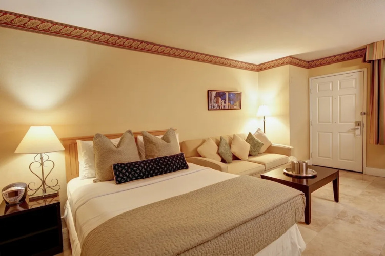 The Green Room Hotel