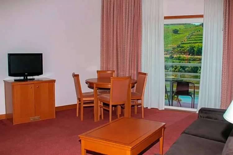 Suite with river view